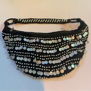 Mother of Pearl shell beaded purse with zippered pocket perfect condition